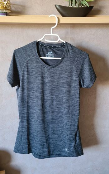 T-shirt de sport neuf