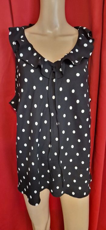 Jolie blouse noire  taille 56