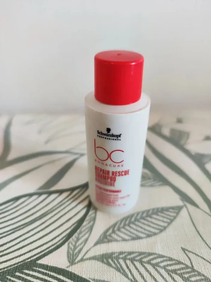 Schwarzkopf shampooing pour cheveux abimés 50ml à utiliser 12 mois après ouverture