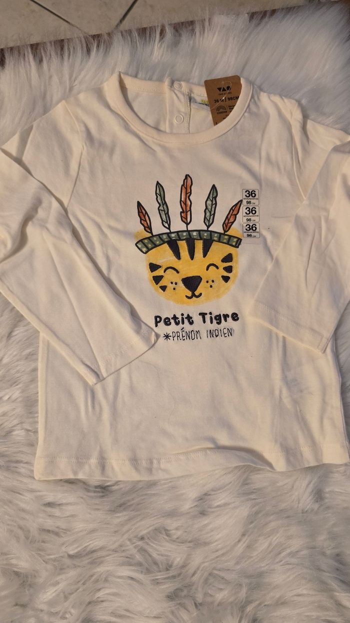 (Neufs non portés) ensemble teeshirt et pantalon molleton 36mois garçon - photo numéro 2