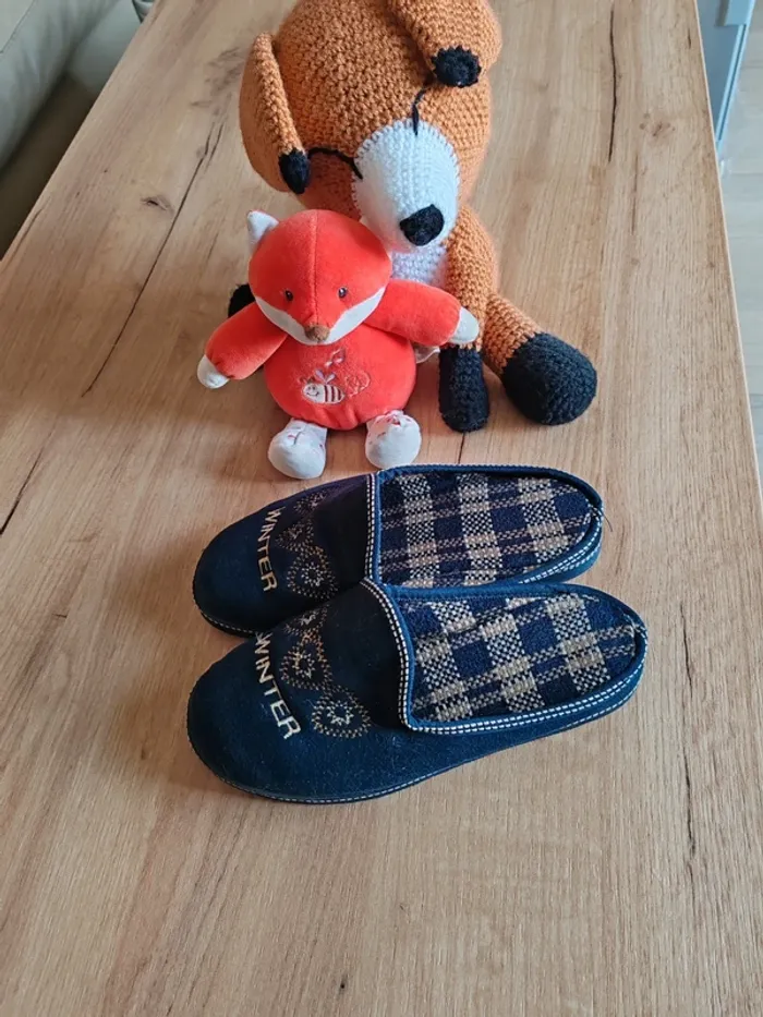 Chaussons garçon tbe qualité bleus 35 - photo numéro 2