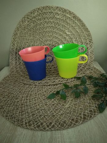 Lot de 4 gobelets à 1€