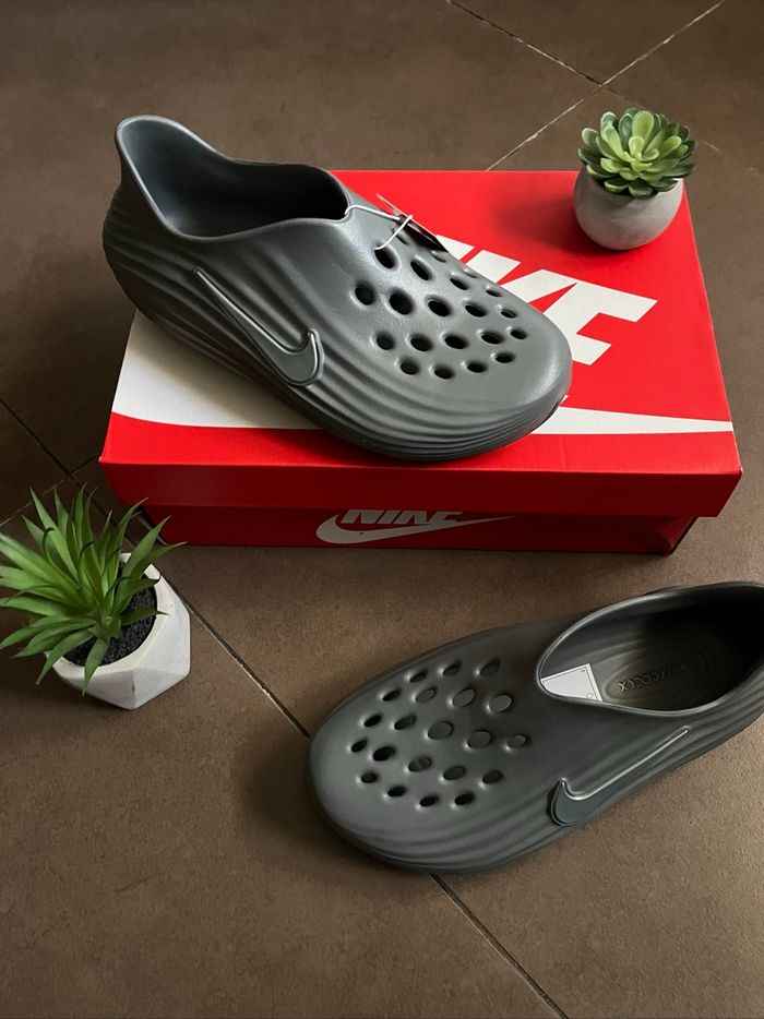 Nike ReactX Rejuven8 Smoke Grey (taille 41)