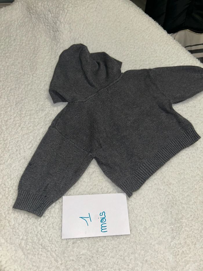 Pull bébé avec capuche - photo numéro 6