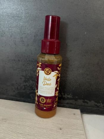 Huile Pailletée Corps & Cheveux Voile Doré Illumine et parfume délicatement votre peau Yves rocher