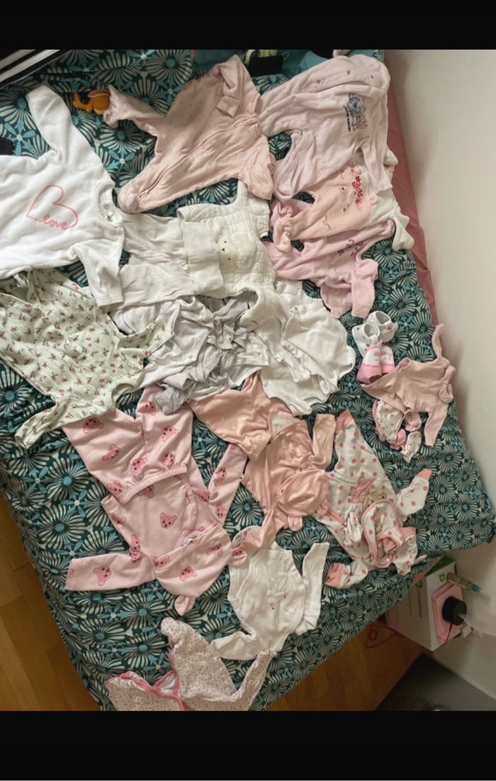 Lot de vêtements fille 1-3 mois