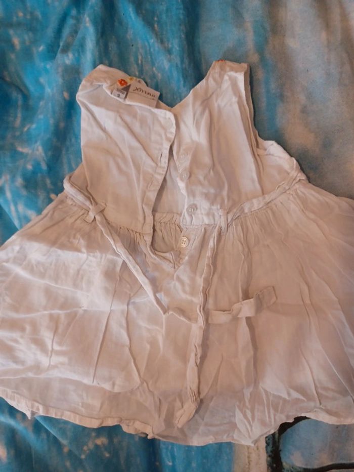 Robe blanche 6 mois - photo numéro 3