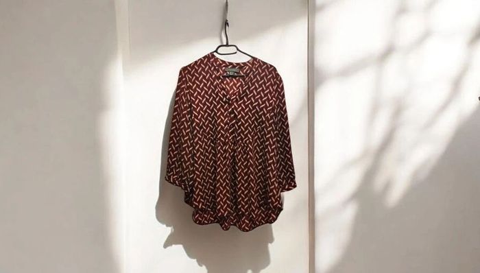 Blouse légère à motif géométrique Bordeaux
