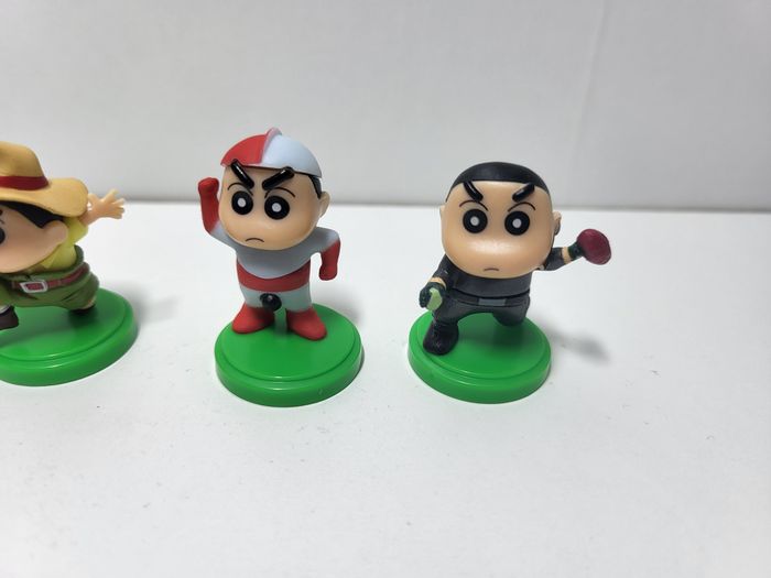 Lot de 5 Figurines Crayon Shin-chan: Honeymoon Hurricane Choco Egg - photo numéro 3