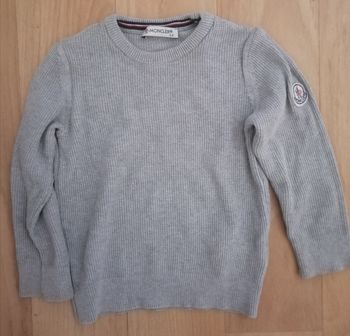 Magnifique pull garçon taille 1-2ans marque Moncler
