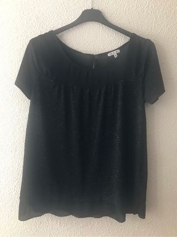 Tee shirt ou blouse légères paillettes argentées