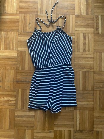 Combi-short blanc et noir en très bonne état 