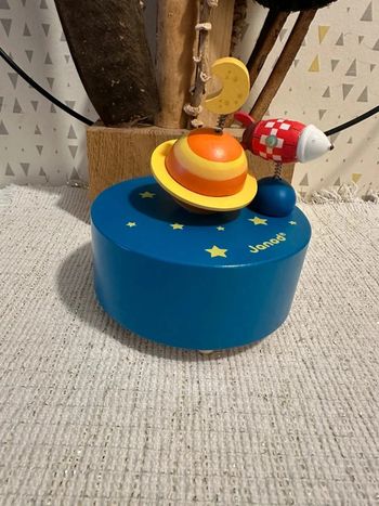 Très belle boîte à musique Janod