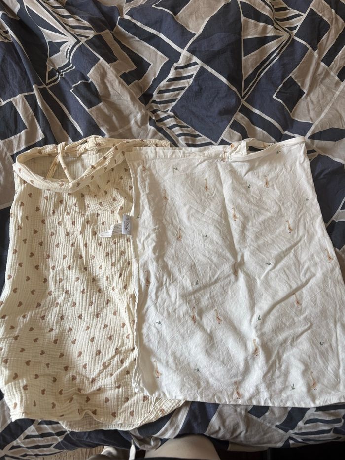 Lot de 2 capes d’allaitement