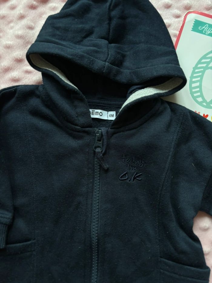 Gilet à capuche 6 mois - photo numéro 2
