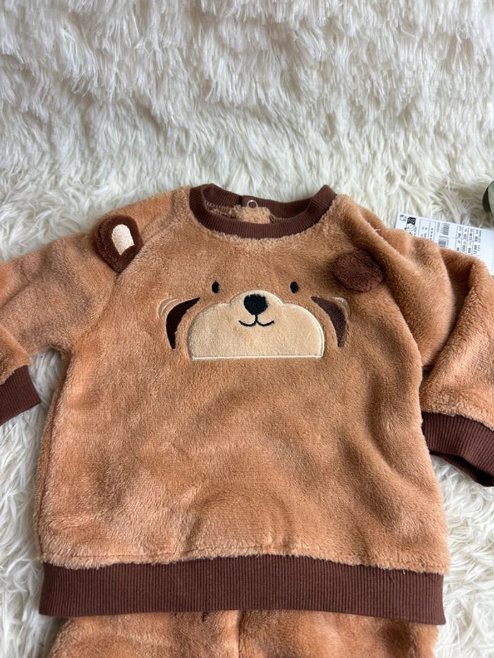 Pyjama deux pièces Kiabi taille 12 mois - photo numéro 2