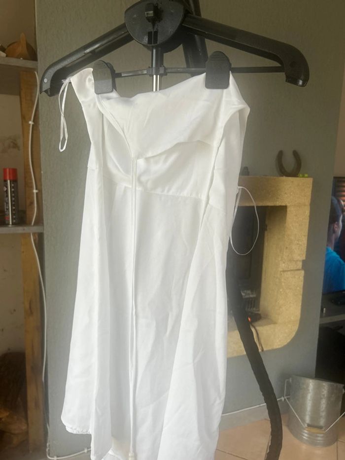 Petite robe blanche Collusion
