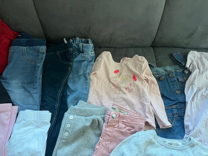 Lot de 17 articles vêtements fille 18/24 mois - photo numéro 5
