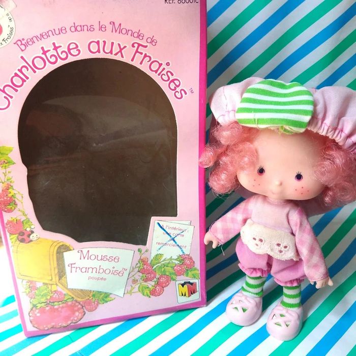 Poupée vintage Charlotte aux Fraises – Mousse Framboise – avec boîte (1980s)