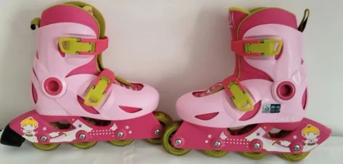 Roller rose évolutif thème princesse en ligne 4 roues Decathlon taille 28-30 - photo numéro 2