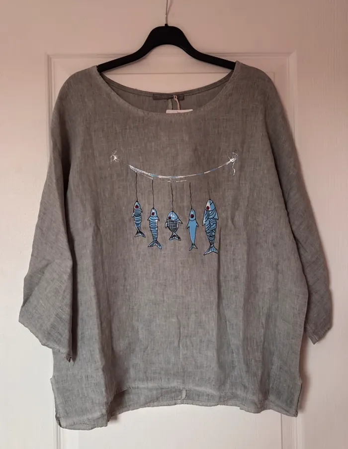 Haut oversize lin gris avec motifs poissons