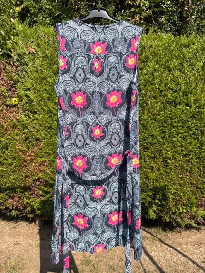 Robe à motif floral avec ceinture – Marque Camaïeu - photo numéro 2