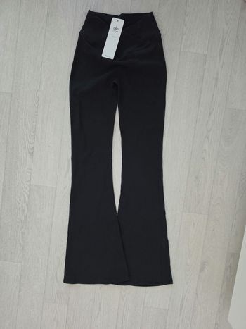 Legging Alo Yoga Flare "Scrunch Butt" - Noir - NEUF