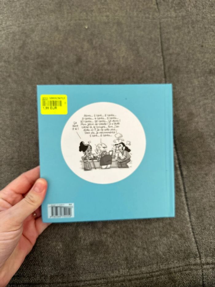 Livre au grand magasin - photo numéro 3