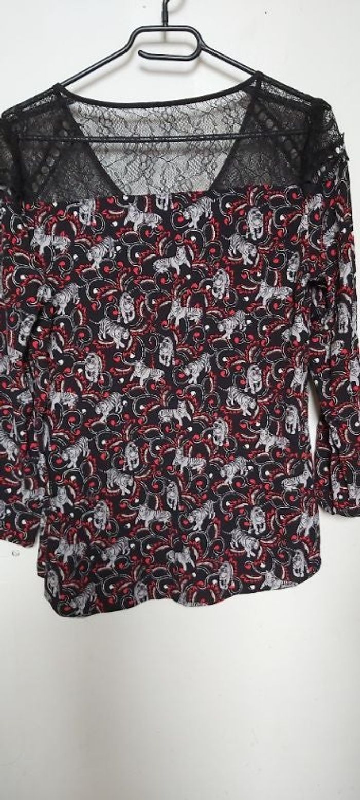 Chemisier motifs et dentelle