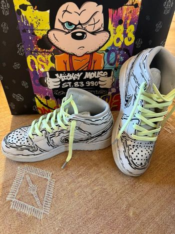 Air Jordan 1 Mid taille 38 by On Stage 83 St Tropez