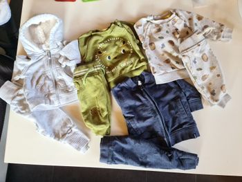 Lot d'ensembles de joggings 3 mois