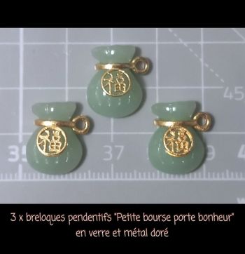 3 x breloques pendentifs "Petite bourse porte bonheur" en verre et métal doré