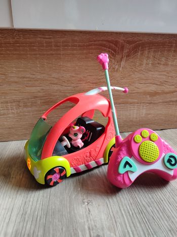 Voiture télécommandée littlest petshop