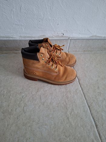 Chaussures timberland Taille 33 très bon état
