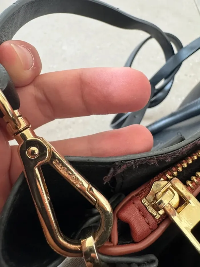 Sac à main et bandoulière noir Parfois, bon état mais il y a des petites traces d'usures, 30x22cm - photo numéro 7