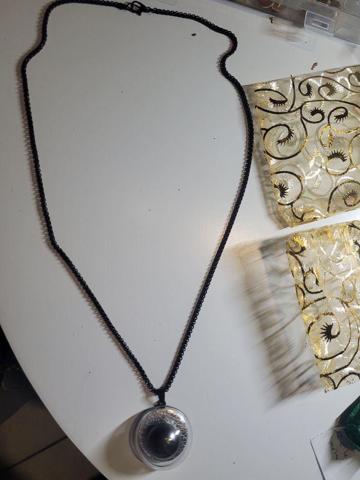 Collier upcyclé avec joli bouton - photo numéro 5