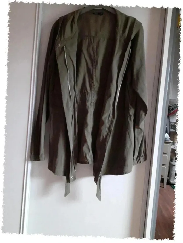 Parkas femme kaki clair avec plusieurs poches avant t.L kiabi - photo numéro 2