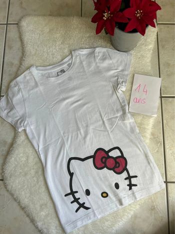 Jolie tee shirt Hello Kitty ~ 14 ans