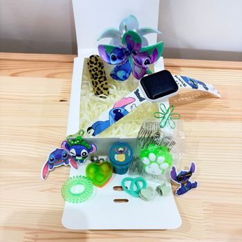 Coffret Stitch 💚 Cadeau original (montre + accessoires + goodies)