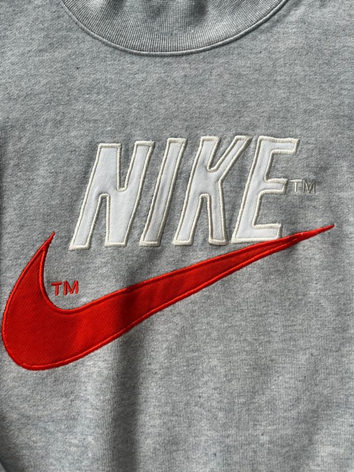 Pull Nike gris - photo numéro 2
