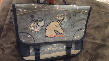 Cartable fillette licorne argenté primaire très bon etat