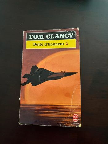 Livre dette d’honneur 2 de tom Clancy