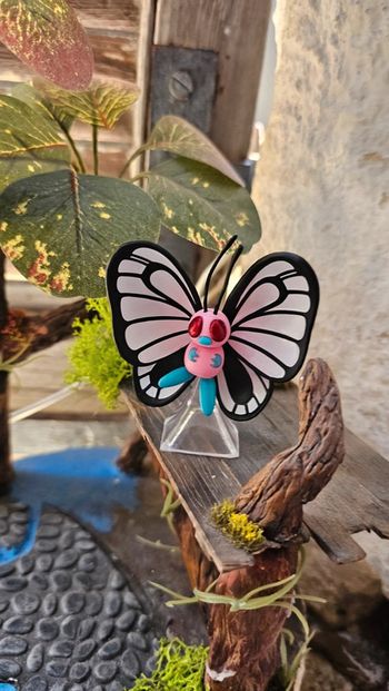 Super figurine Pokemon Papilusion