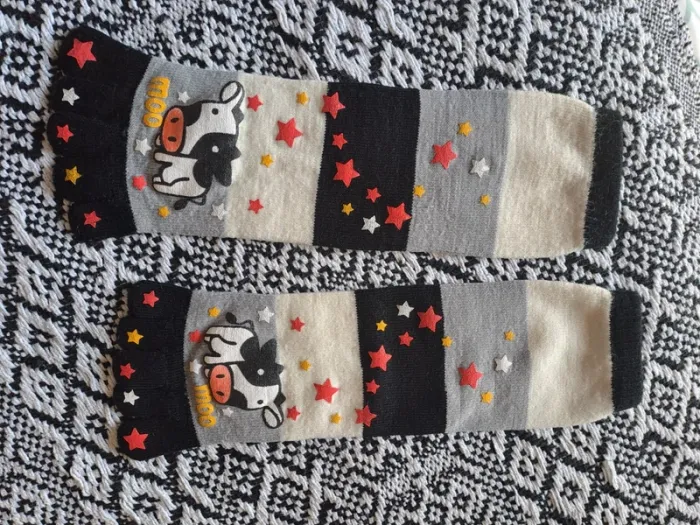 Chaussettes doigts de pieds neuves vache TU