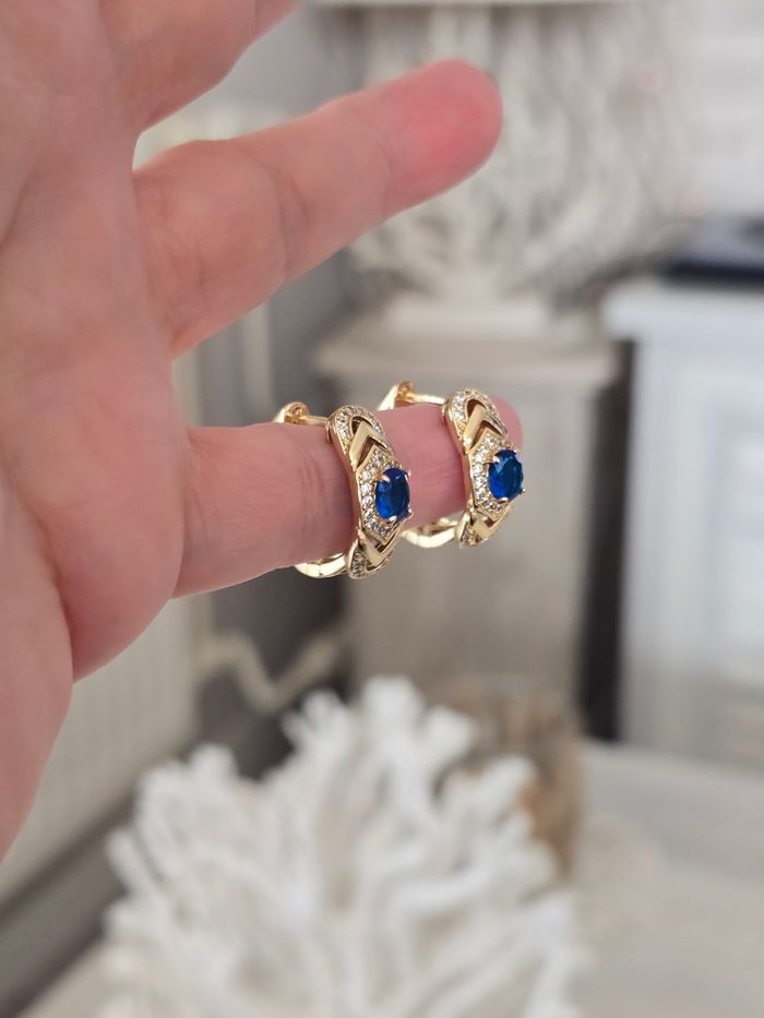 Créoles dorées avec strass bleu - photo numéro 8