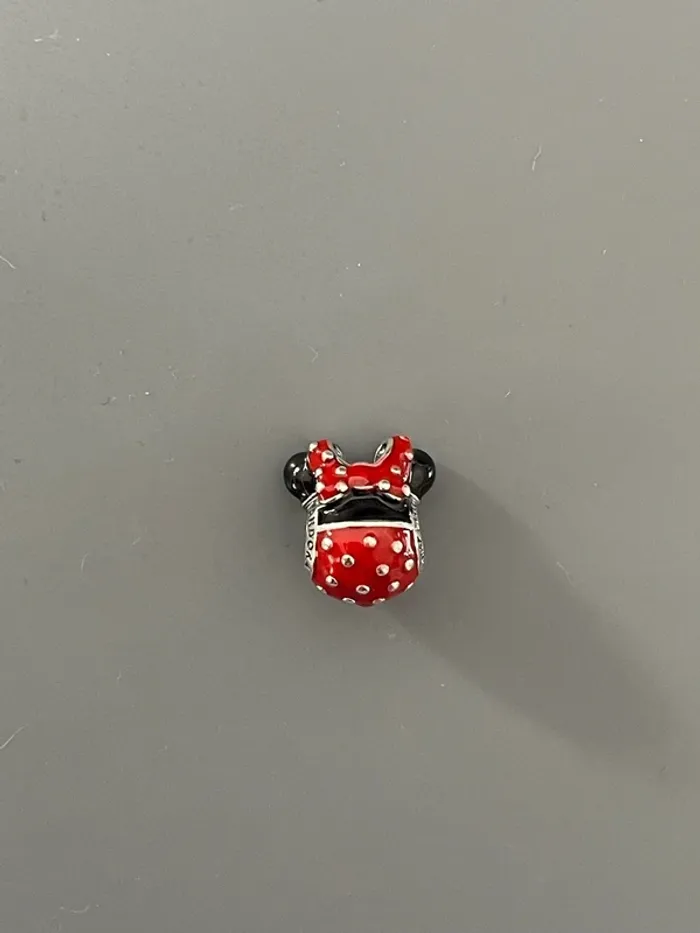 Charm pandora disney parks Minnie mouse icon