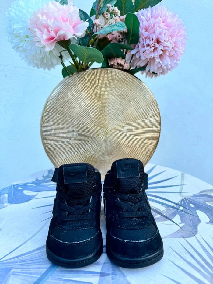 Basket noires || Nike || Court borought || 19.5 - photo numéro 3