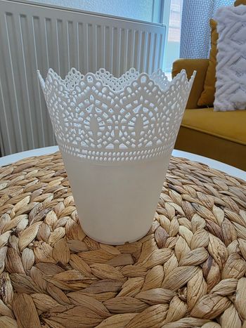 Pot décoratif blanc en plastique