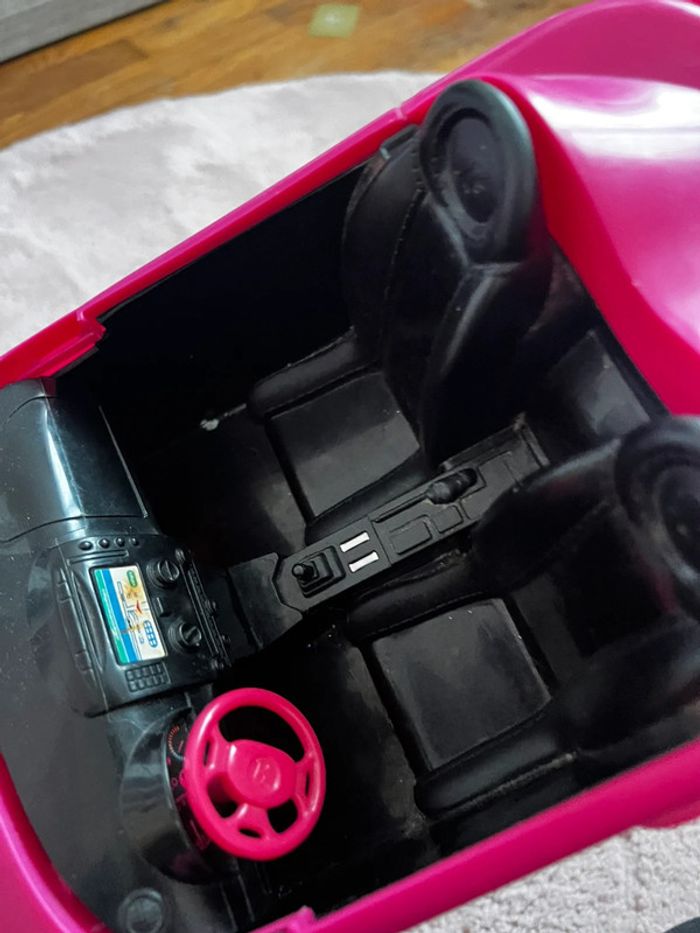 Voiture de barbie rose - photo numéro 3