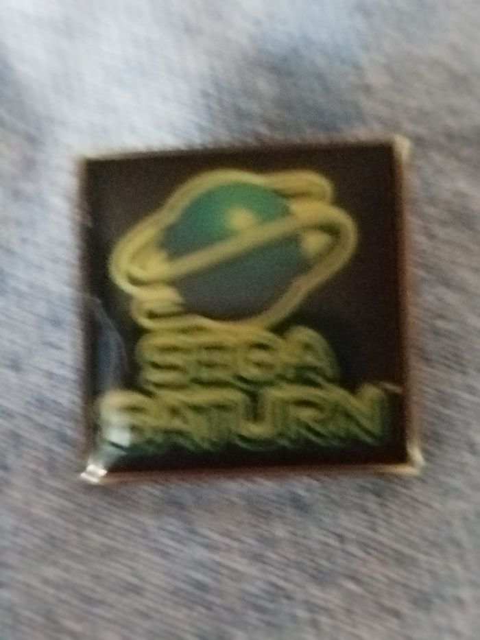 Pin's Sega Saturn - photo numéro 4